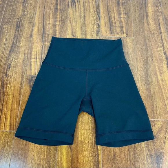Lululemon Wunder Train Contour Fit High-Rise Bike Short 8" - Picture 2 of 5